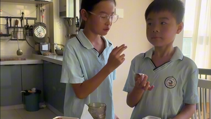 An ordinary day, ordinary kids, a simple, uneventful day—everyone is smiling!