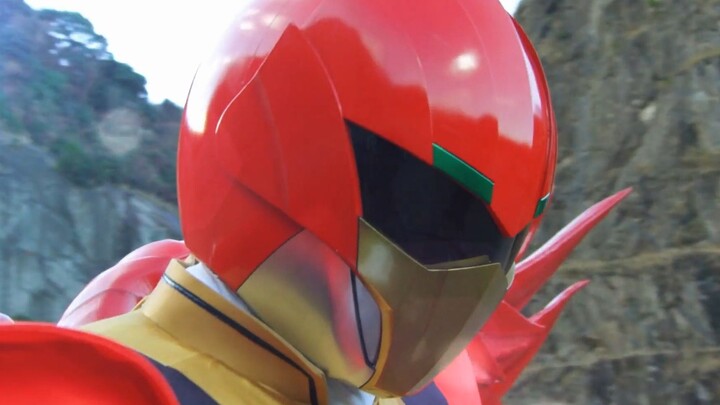 Red Ascension Super Sentai ฟอร์มที่ได้รับการปรับปรุงอันเป็นเอกลักษณ์ของ Red Warriors