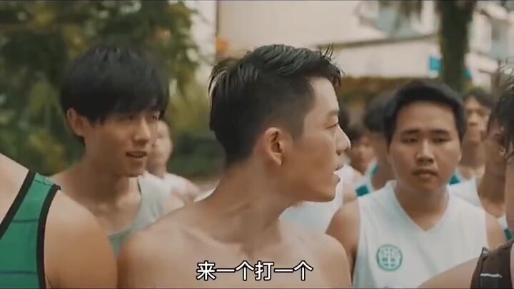 三个人也去体校学生被欺负