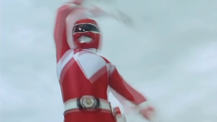 Perbandingan roll call pertama Power Rangers antara Jepang dan Amerika Serikat