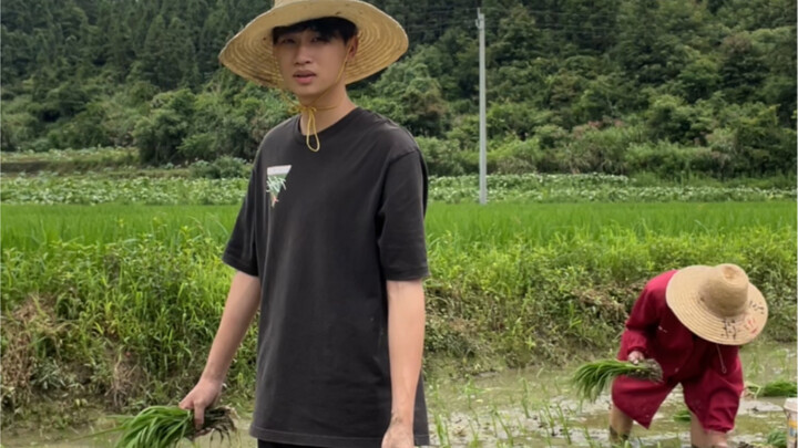 الوضع الحالي للطلاب الجامعيين المعاصرين العائدين إلى قراهم