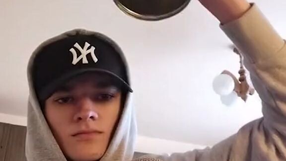 Harap kecilkan volume mu😭😭