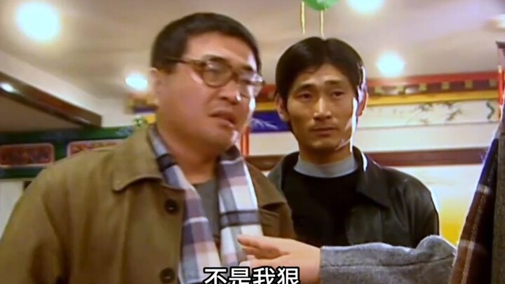 男人用菜刀砍掉紫檀马的尾巴，瞬间就发现了不对劲。