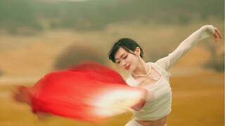 当放羊的女孩跳起舞，整个世界都安静了...