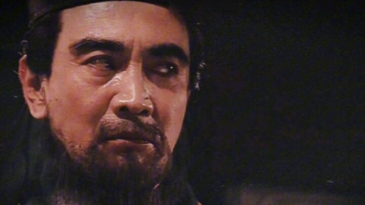 Sejarah selalu terulang dengan cara yang mengejutkan. Ketika Cao Cao mengancam Kaisar Xian dari Han,