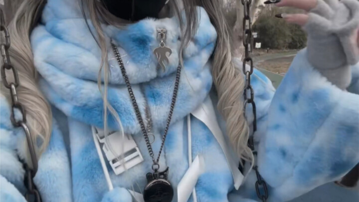 اليوم كثيرون من الأطفال مدحوا جمالي... فجأة شعرتُ أن الأطفال ليسوا مزعجين إلى هذا الحدّ!