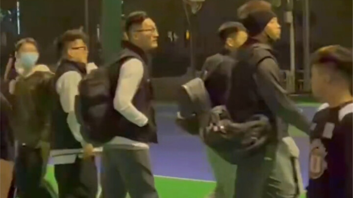 “Baseball Emperor” Raids the Naked Beach! The Intimidation Factor Just Kicked Up a Notch!