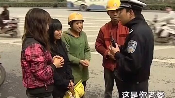 “Tanganku terlalu kasar, bisa menggores wajahnya” — tak menyebut cinta sekali pun, tapi penuh cinta 