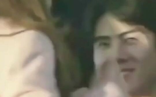 Fan nữ nũng nịu với Ngô Thế Huân, Ngô Thế Huân đáp: "Nói thật đi, tôi nghe mà ê răng luôn rồi!"