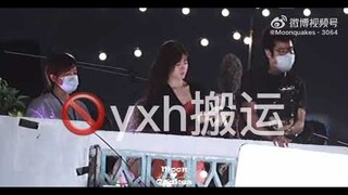 [vid] Zhao Lusi during the break time of filming “Hidden Love” today