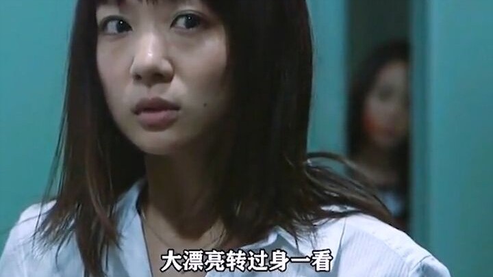 Girl Stays in Public Toilet and Won’t Come Out, Keeps Begging People for Tissue—Turns Out There’s a 