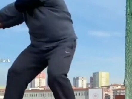 Sagawa Ai brings laughter and heals your sadness.