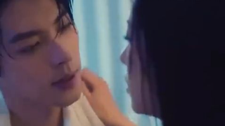 Duga hanya pernikahan bisnis, tapi ketika dia bertekad pergi, CEO malah  merayu