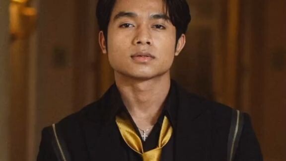 Betrand Peto Bantah Tuduhan Mencuri