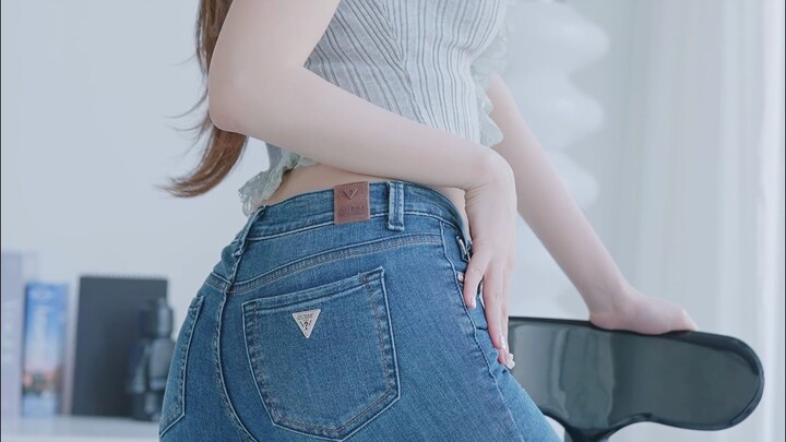 Rose's lace camisole and denim jeans outfit