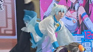 舞见爬台放炮时内心戏有多丰富：