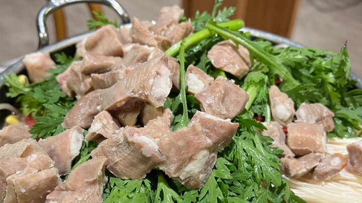 This Yanbian restaurant in Xi’an is seriously amazing—I ended up eating here for two days in a row!