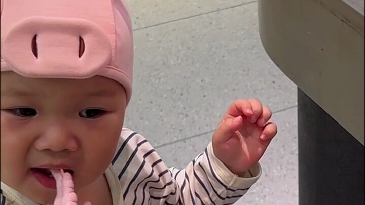 Can a two-year-old complete the task of shopping alone with 67 yuan? #HumanCubs#RecordingRealLife#Lu