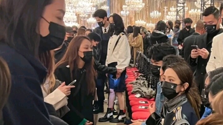 Dilraba Dilmurat dan Bai Jingting Berpose Bareng di Depan LV, Pasangan Ganteng-Cantik dengan Tahi La