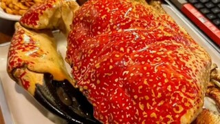 Kepiting Raja Pengemis Makan Sederhana