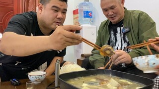 Lẩu Đuôi Bò Nấu Kiểu Lờ Bê