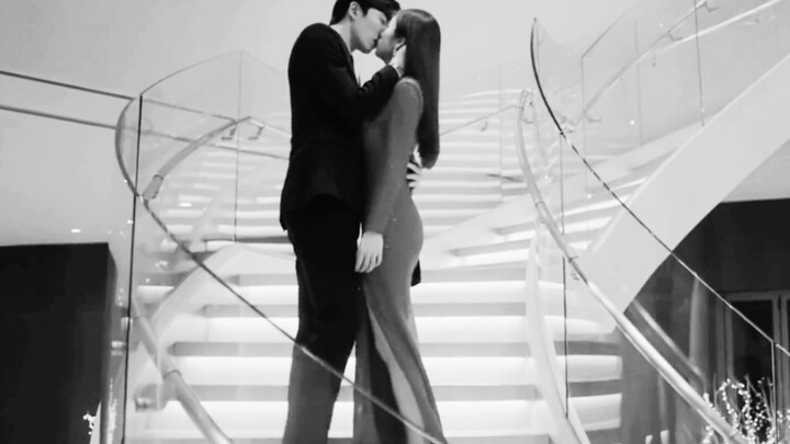 Cảm ơn, kiếp này mà được thấy Jung Soo-jung và Kim Jae-wook hôn nhau.