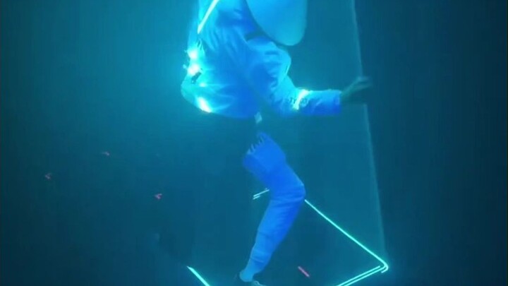 Seeing such a cool laser show, I can't help but sigh: Isn't this really magic? ? ?