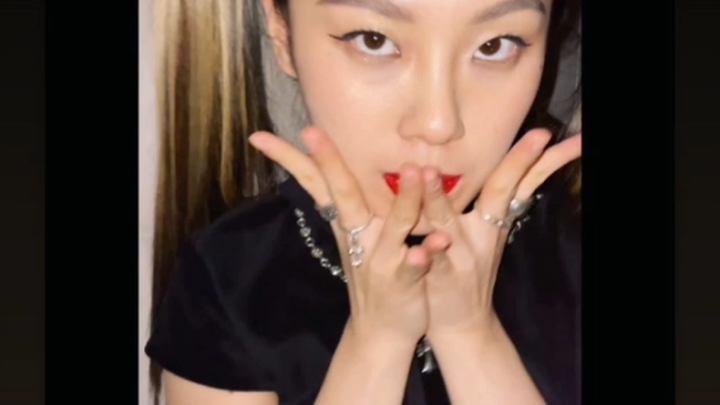 [นักสู้หญิงบนท้องถนน] วิดีโอเต้นโฆษณาล่าสุดของ YGX LeeJung บนอินสตาแกรม โดนสะกดจิตไปเลย