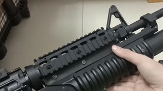 带你们看看我家里的两把m4a1模型