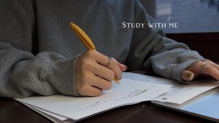 【วิดีโอการเรียนรู้แบบเรียลไทม์】บรรยากาศห้องสมุดโบราณ｜พายุฝนฟ้าคะนองที่อยู่ไกลออกไปและเตาผิง 🕯️