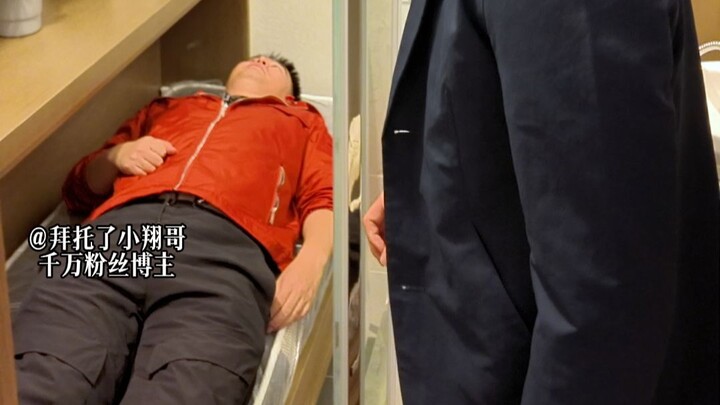 🇭🇰 What do you think of this 300-square-foot HK home worth 1 million?