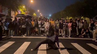 张艺兴莲翻跳 路演