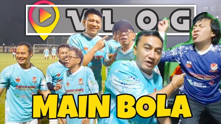 MAIN BOLA || 踢足球 || PLAYING SOCCER