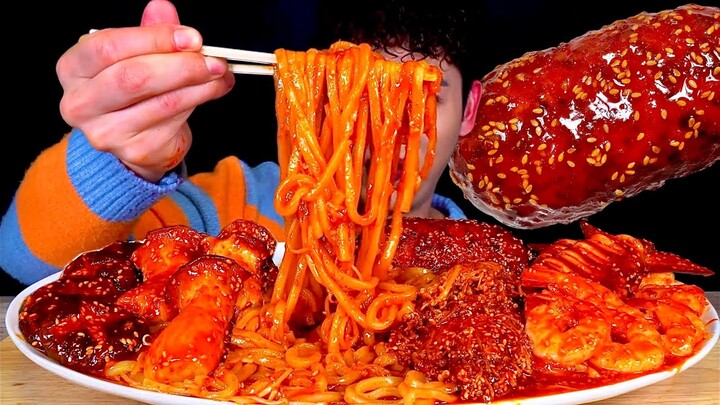 ASMR 매운 우동 볶음면🔥불닭버섯조림 매운 통오징어 쉬림프 대왕햄 먹방~! Spicy Fire Noodles With Spicy Mushroom SeaFood MuKBang~!