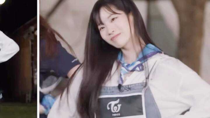 Đi công tác đêm rằm, sao không cắt bài hát này của TWICE vào bản chính vậy!!!