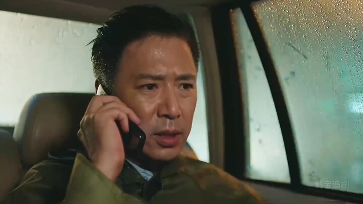 Để qua mắt đoàn kiểm tra, ông chủ nhà máy liều uống nước thải để chứng minh mình trong sạch, nhưng c