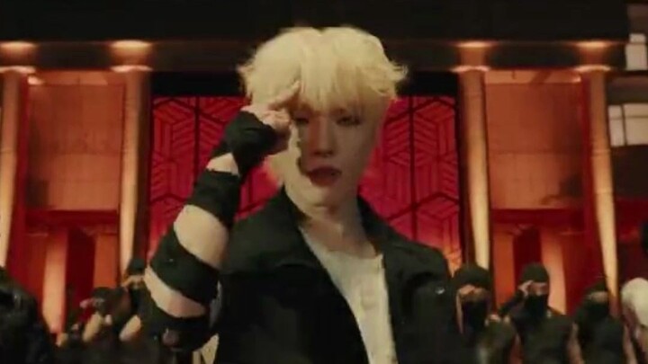 Karya fan K-pop dari Chuangfei: Siapa bilang “Super” nggak punya MV versi cerita? Ada yang mau bikin