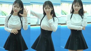 [Dancing in the gym] It's a bit childish for kindergarten, but it's just right for college students.