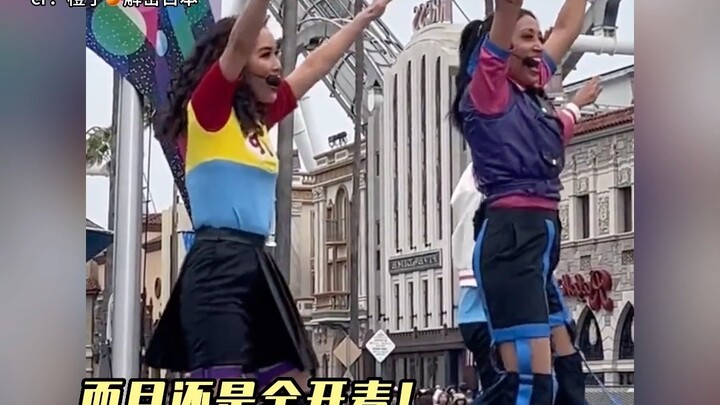 日本环球影城员工唱跳twice的出圈神曲《the feels》！好牛好牛