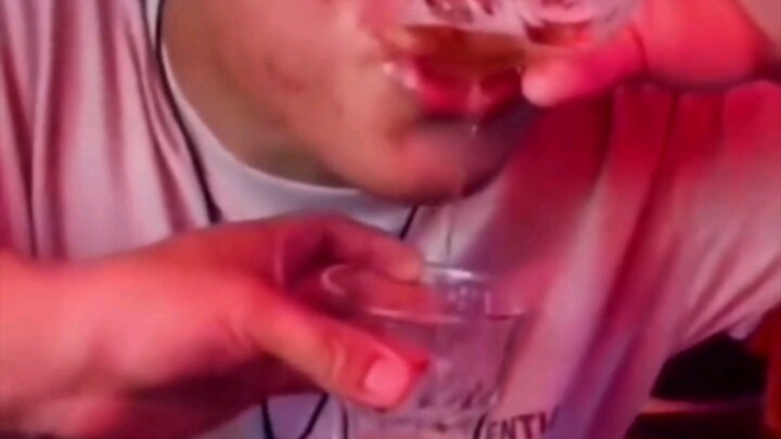 Không còn giọt nào mà vẫn chưa chạm môi ly rượu nào 😂😂👍👍