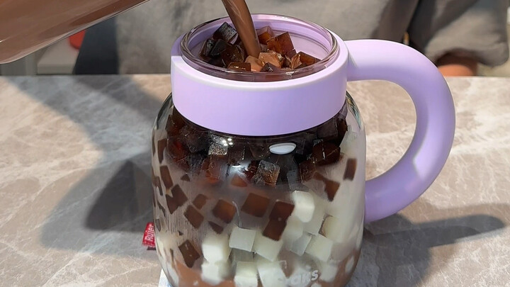 超大杯巧克力鸳鸯冰奶