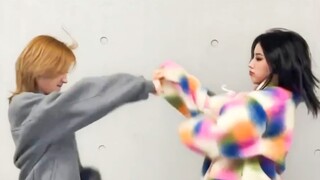 หยุดทะเลาะกัน! (G)I-DLE 240123 Yuqi VS Xiaojuan Wife Challenge