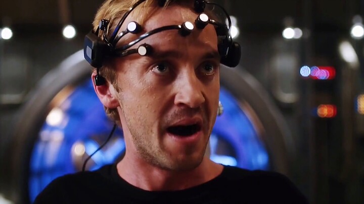 Klip "The Flash": Savitar, dewa kecepatan, tampil mendominasi dan mengalahkan semua speedster, begit