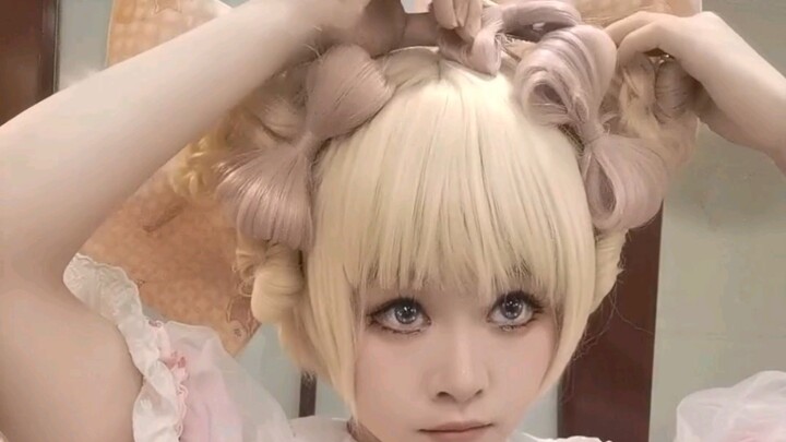 Tường quảng cáo của hội chợ anime hóa ra còn có thể gỡ xuống được!