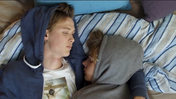 [Norwegian version of Skam] The God of Pure Love fell to the ground