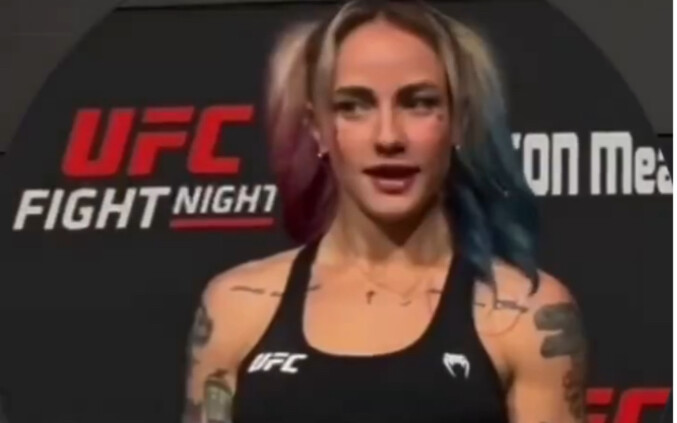 ยอดมนุษย์ความงามของ UFC คลาร์ก