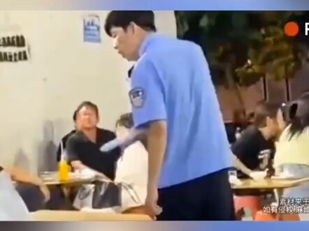 Kalau polisi ini ngotot sama dia, satu tamparan bisa bikin dia dipenjara setahun.