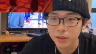 Santa is krump dancing?! Let's see what it's like!! The most real reaction