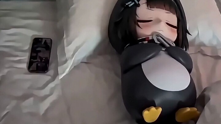 ลูกเพนกวินเล่นเกมอันตรายที่สุดในตอนเช้าแบบว่า: