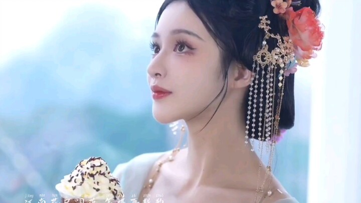 Nothing to do today, listening to music in the brothel, the fireworks of the world - Cheng Xiang